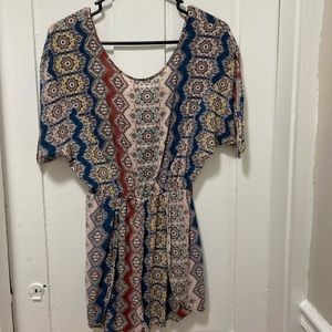 BCBGeneration Small Boho Geometric Print Open Back Short Sleeve Romper